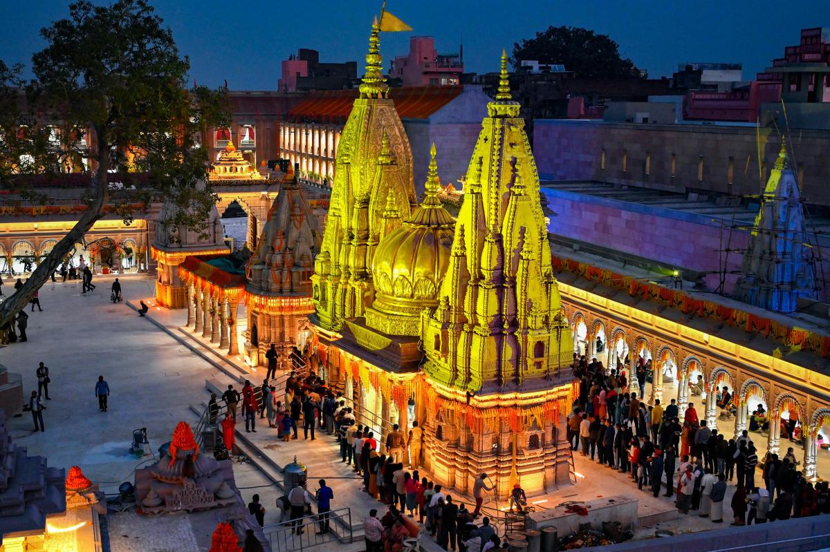 Kashi Vishwanath temple view in Varanasi