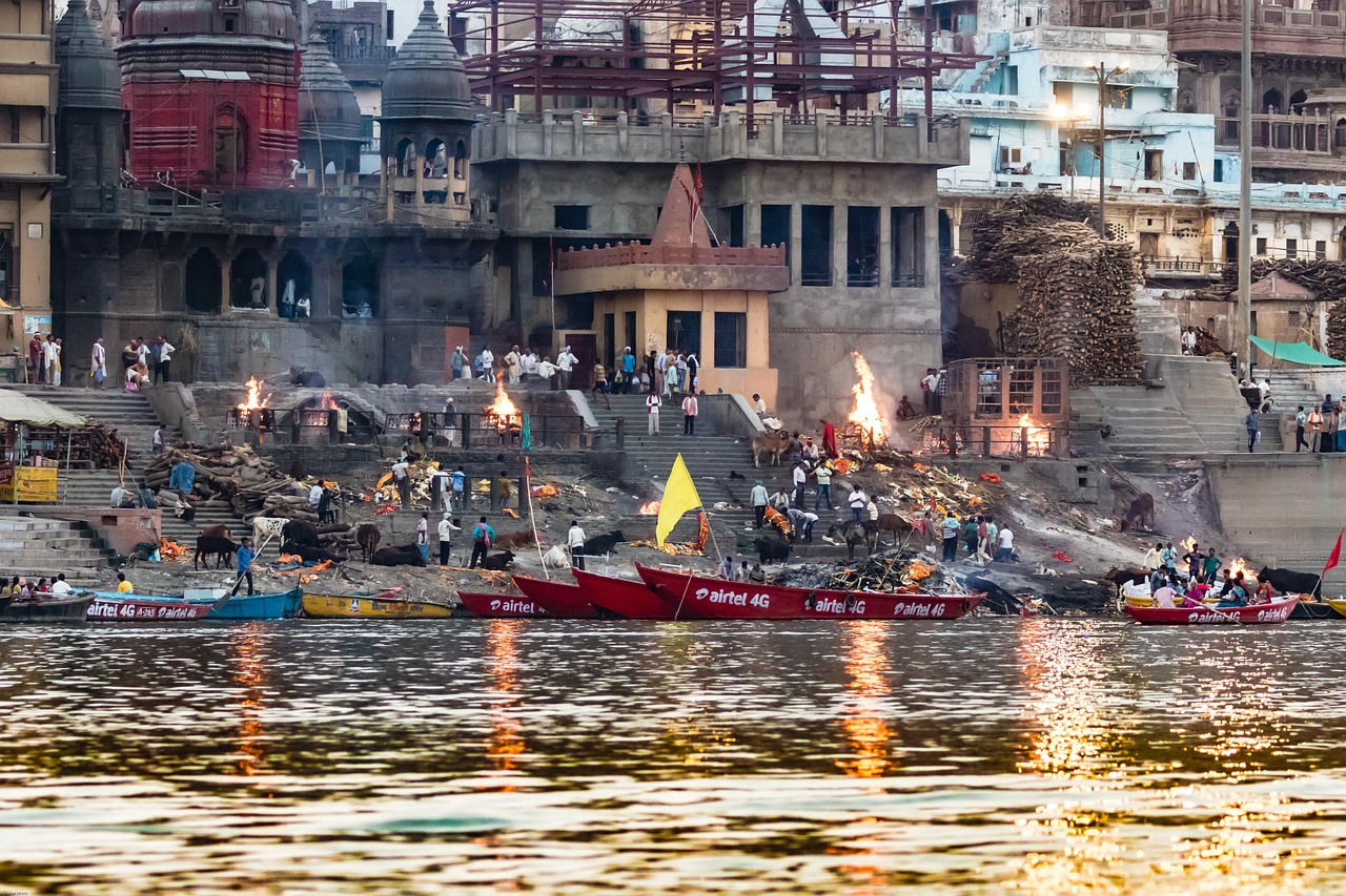 Varanasi spiritual route around temple and ghats