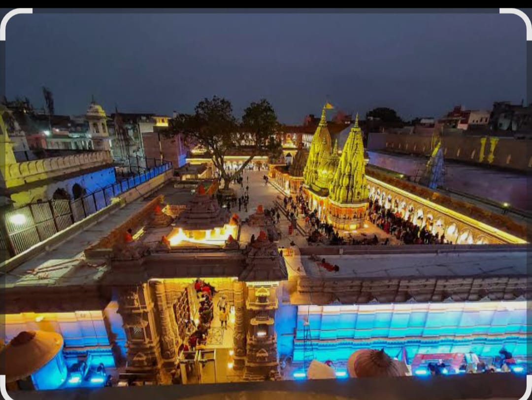 Heritage view of Shri Kashi Vishwanath and nearby area